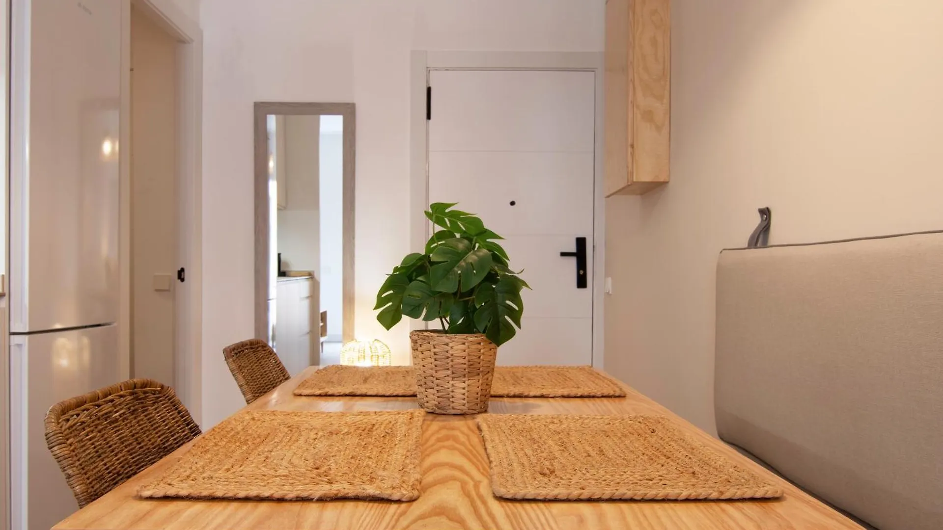 Stay U-Nique Apartment Comte Gueell Barselona İspanya